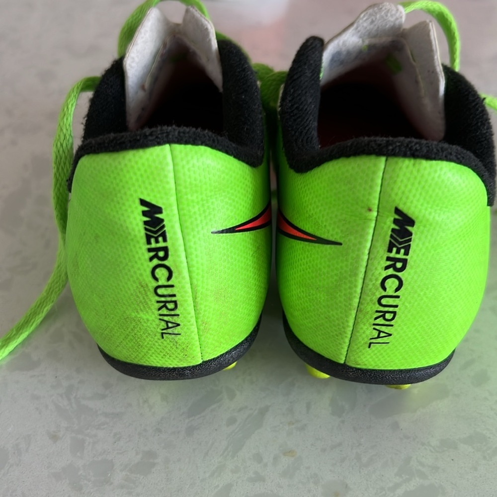 Nike cleats - Picture 3 of 8